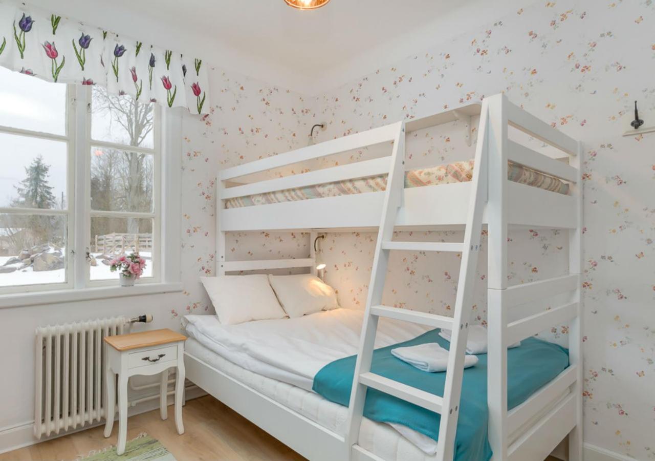 Malmgardens Vandrarhem B&B Стренґнес Екстер'єр фото